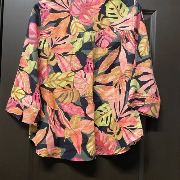 Chico’s Linen Tops - Picture 3 of 10